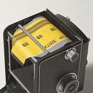 Rolleiflex automat, film engagé